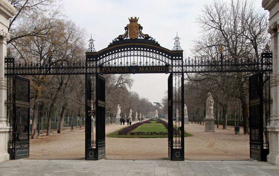 CLL49's tweet image. Sélection de #Parcs citadins en Europe. #Mercredi  
Le parc du Retiro est un grand parc de 125 hectares situé à #Madrid 🇪🇸 Il fut créé entre 1630 et 1640 et est inscrit sur la liste du patrimoine mondial par l&apos;UNESCO depuis 2021. #Photographie #Photography via Wikipédia #Parks 🏞️