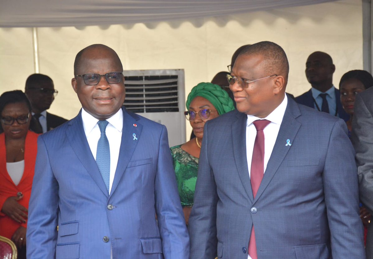 MINCOM_CI's tweet image. Le Ministre Amadou Coulibaly a pris part à l’inauguration du nouveau bâtiment des consultations externes du CHU de Cocody (66 locaux, 20 spécialités) et au baptême de la 35e promo de l’INFAS. Un engagement fort pour un système de santé renforcé.
#SantéCI #MICOM