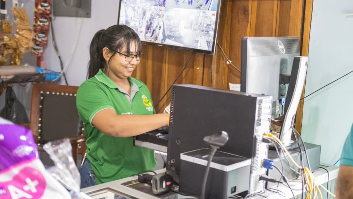 saghonduras's tweet image. 🔴 ¡SAG- @pronaders_hn  está fortaleciendo el desarrollo comunitario en San Francisco de La Paz, Olancho Y los resultados ya se ven!

Lee más detalles aquí: prensa.sag.gob.hn/2025/11/19/sag…

 #Olancho #DesarrolloComunitario #SAG #PRONADERS #Autogestión #UnidosPorElAgro #VolvimosAlCampo