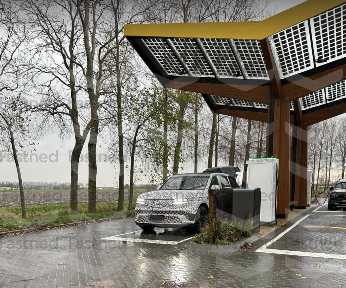 Look at what we found 👀⚡️

My take? A new Genesis (premium Hyundai), not yet present in NL but will launch soon.