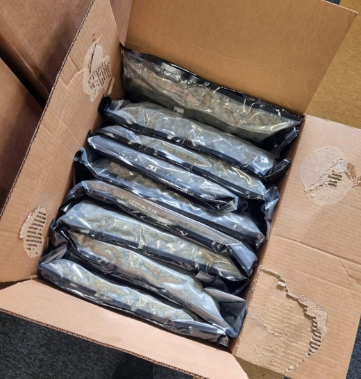 Zeehavenpolitie onderschept 72 kilo hennep in haven van Moerdijk