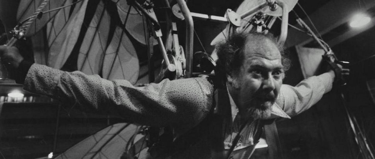 nave4000's tweet image. 映画監督ロバート・アルトマン(1925-2006)は今日11月20日が忌日。
「監督の役割は、俳優や女優が今までそうだった以上に、彼らが夢見ていた以上になり得る場所を創造することだ」
傑作『バード★シット』『ロング・グッドバイ』
『ウエディング』『ゴスフォード・パーク』
他 m4uhd.com.co/search/robert-…