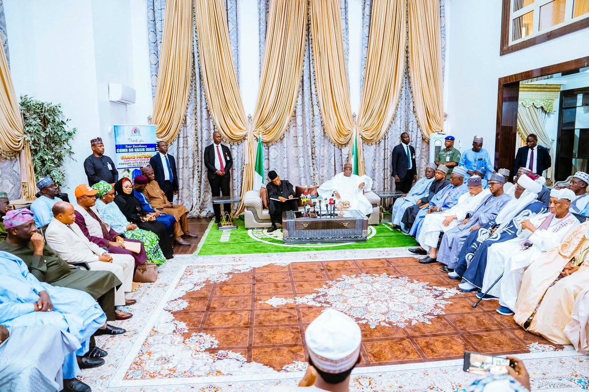 PHOTOS:
In Kebbi State, Vice President <a href="/KashimSM/">Kashim Shettima</a> Shettima, on behalf of President Bola Ahmed Tinubu, met with the state government, families of the abducted schoolgirls, and relevant stakeholders regarding the abduction of students from Government Girls Secondary School, Maga.