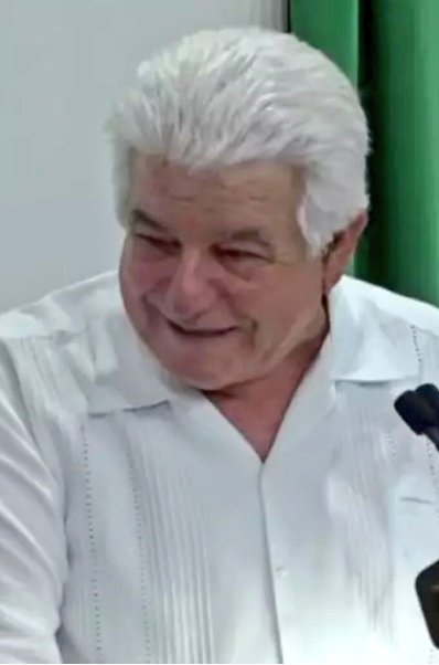 LaDenuncia_Tab's tweet photo. #Precisiones📢
No hemos dicho nada sobre la supuesta actitud del Secretario de Gobierno, José Ramiro López Obrador, de "minimizar" las desapariciones en Tabasco, simple y sencillamente porque sus dichos fueron sacados de contexto; nunca minimizó nada. Aquí respetamos a nuestra audiencia.
En cuanto a esta circular de la @SSPCTabasco, se hacen notar dos cosas; primero es un "recordatorio" (alguien lo consideró necesario), y en segundo lugar, es claro que es una postura institucional y de respeto al mando. Nos sirve a todos.
Cuestionar sí; desinformar jamás.