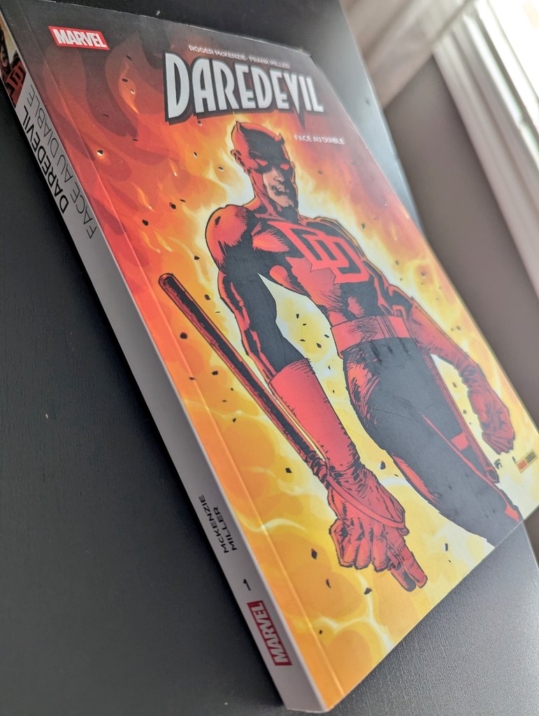Got another nice compact size Panini France edition of Daredevil material, this time of the first Miller issues (book 1 of 3)