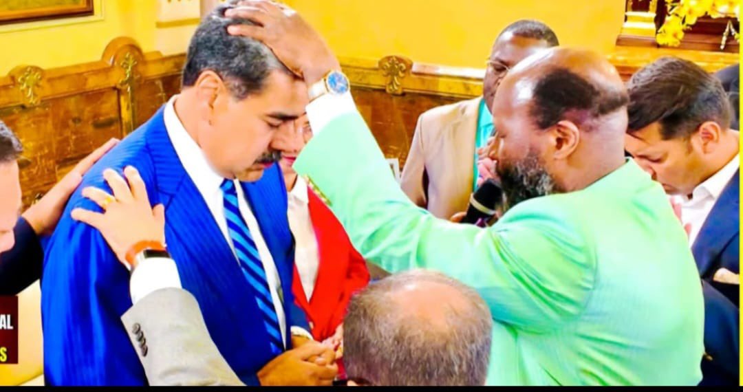 RepentTyle91238's tweet image. (@LindaHampton) on X

There was War about to break out between USA 🇺🇸 and Venezuela 🇻🇪 but the Two Mightiest Mightiest Prophets of The Lord Jehovah Yahweh HASHEM stepped forward and Decreed Peace of Christ.

#GrandReception2025