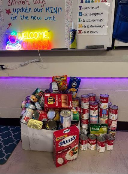 Thank you to everyone who assisted our Student Council Holiday Can Drive.  Here is a picture of Mrs. Findlay's homeroon.