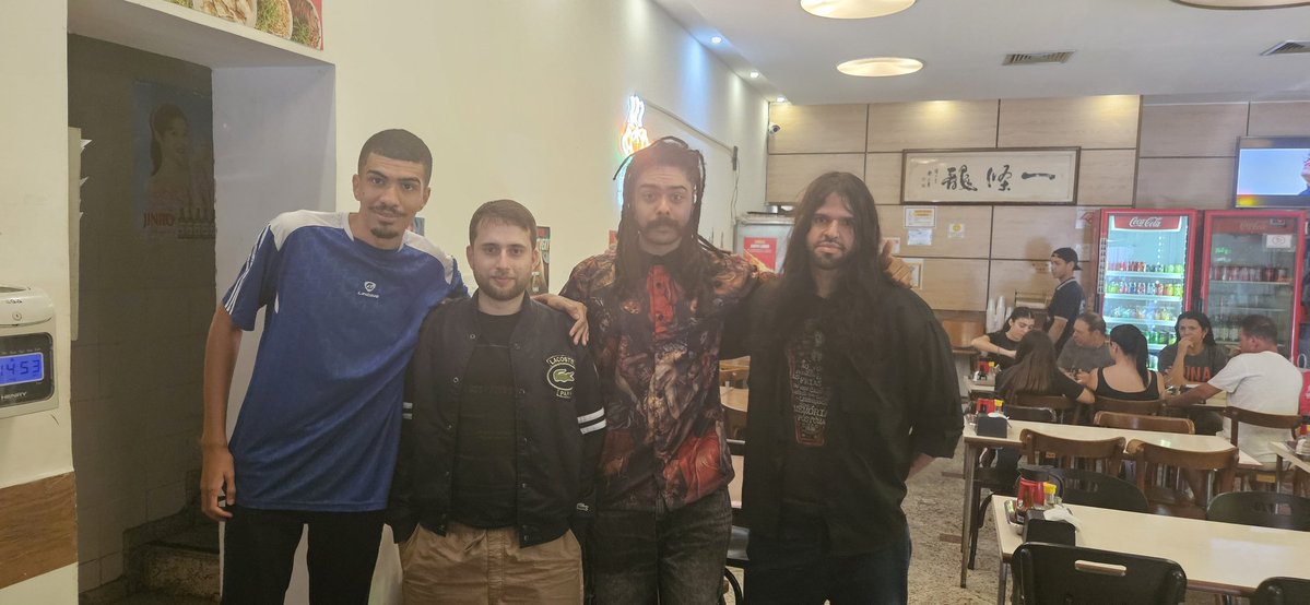 Distopialel's tweet image. ඞ🟥ENTREVISTA COM O FROST#DISTOPIAEMSPඞ🟥

Comendo + jogando mahjong + karaoke 

kick.com/distopiapdc