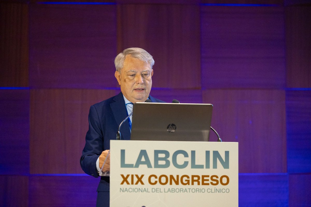 Semedlab's tweet photo. 📸 Día 14 #LabClin2025

La jornada cerró el congreso con workshops, tres simposios y la sesión magistral del profesor Mario Plebani sobre el futuro de la medicina de laboratorio 📌 

¡Aquí tienes un resumen con algunos de los momentos más destacados! https://t.co/6YLrvn6fcW
