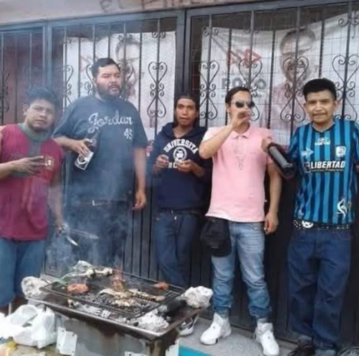 CeAlbertoLic's tweet image. Mis reales y yo en la GalloPosada 2025 

                              🎄 🍻 🐓 🎁