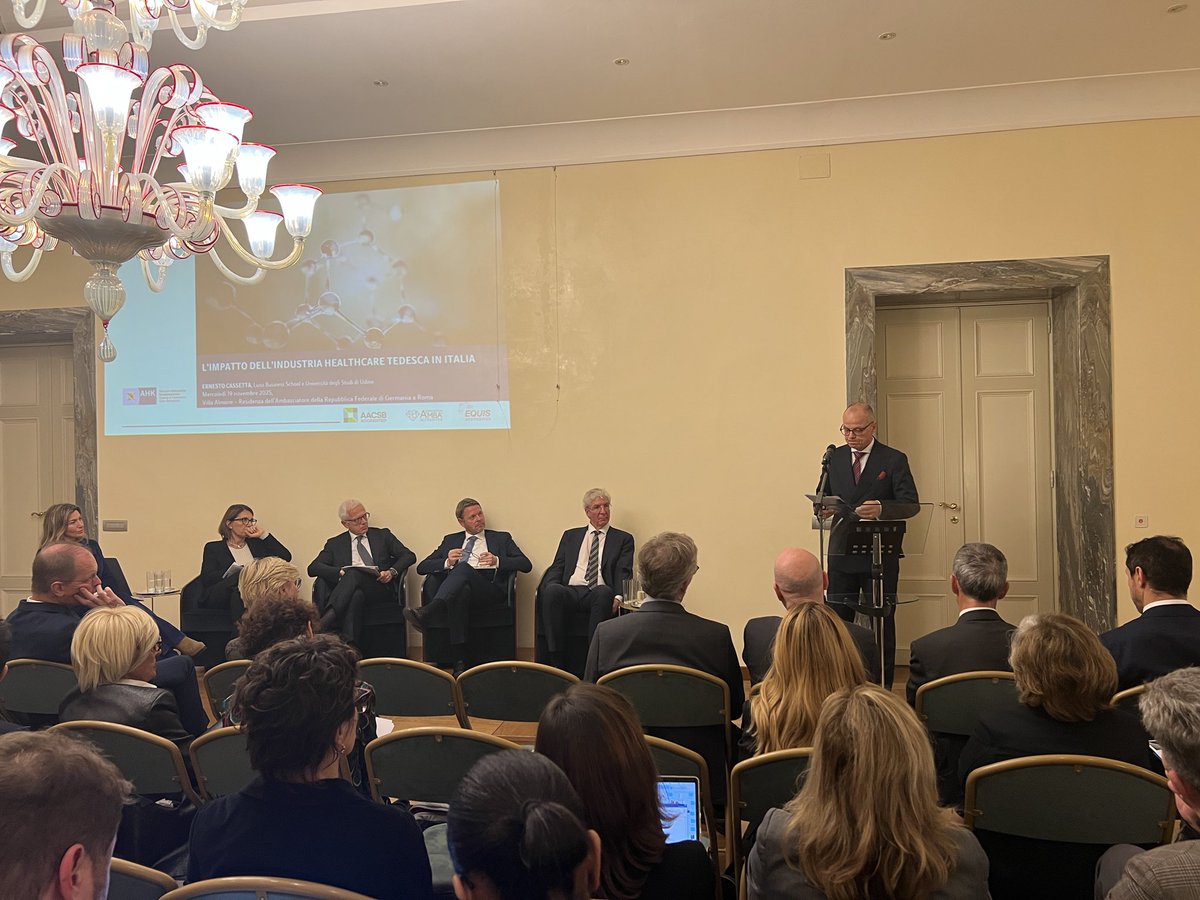 “Mi affascina cambiare la prospettiva sull’investimento: considerare la spesa sanitaria come un atto attivo sulla politica industriale. La spesa sanitaria non è un costo ma un investimento” <a href="/JoergBuck/">Jörg Buck</a>, Consigliere Delegato #AHKItalien