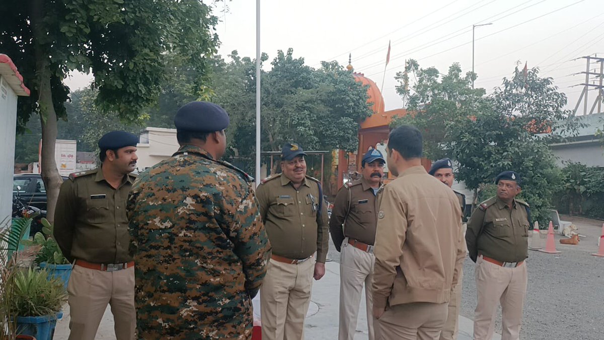 SP_RATLAM_MP's tweet image. 👉पुलिस अधीक्षक द्वारा थाना जावरा शहर एवं थाना औद्योगिक क्षेत्र जावरा का  किया निरीक्षण
👉थाना/चौकी भवन, हवालात, मालखाना, आवासीय परिसर जावरा का निरीक्षण कर दिए आवश्यक दिशा निर्देशfacebook.com/share/p/1YmAxN…
@CMMadhyaPradesh @mohdept @DGP_MP @MPPoliceDeptt @JansamparkMP @projsratlam