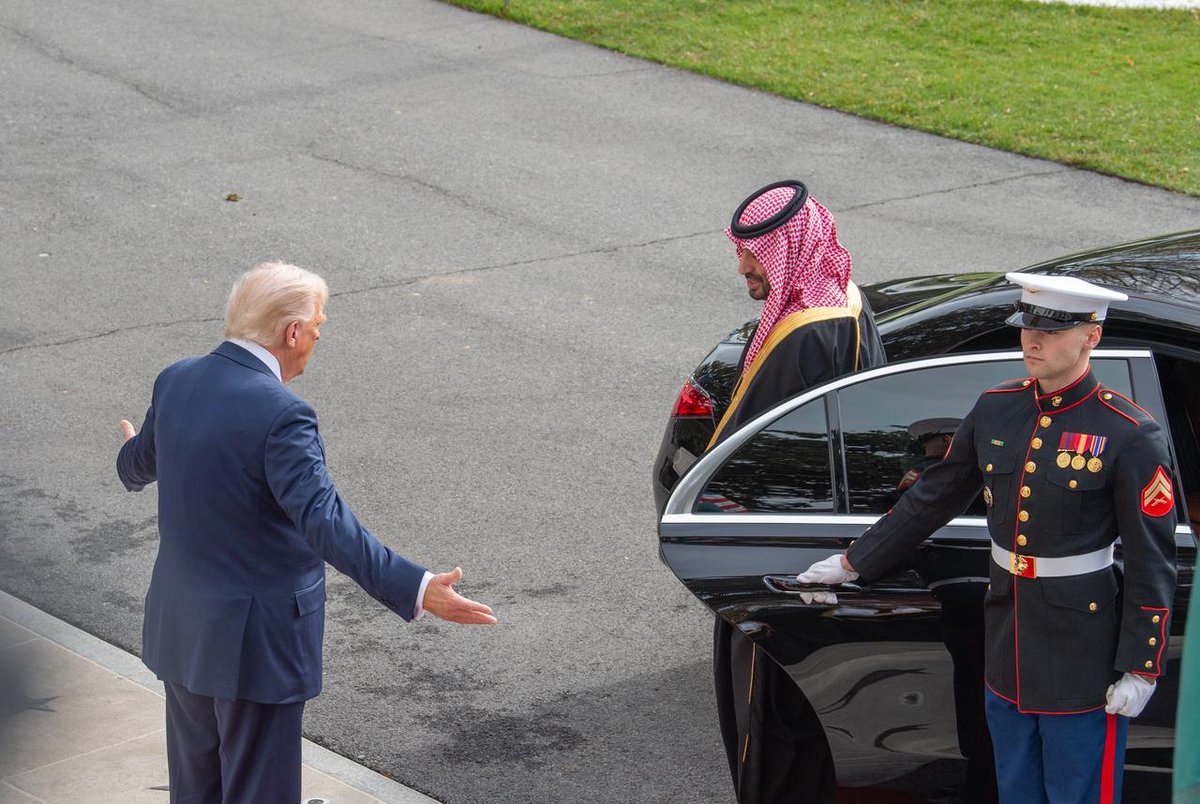 #عاجل 

الرئيس الأمريكي دونالد ترمب: بعد 30 دقيقة من طلب ولي العهد السعودي بدأت العمل من أجل حل أزمة السودان  

#محمد_بن_سلمان_في_واشنطن 
#القمة_السعودية_الأمريكية