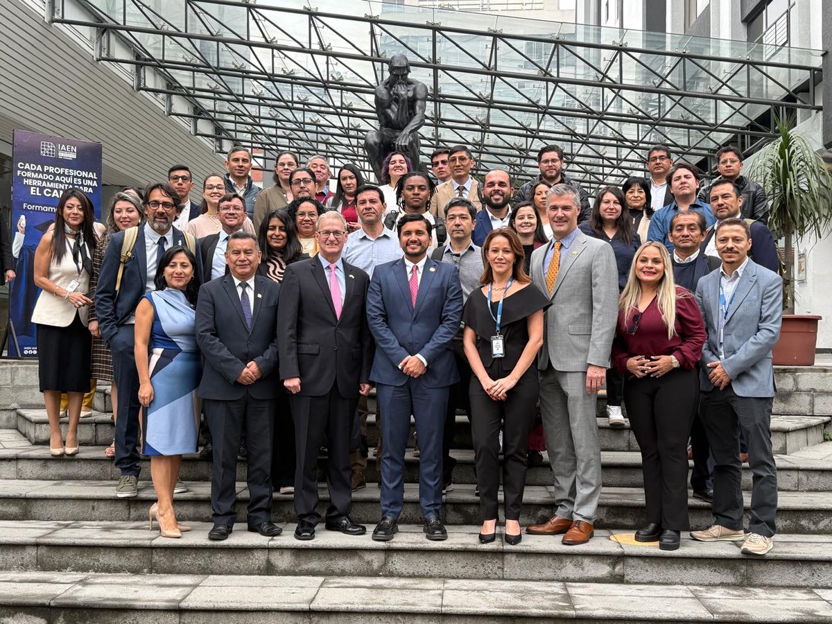 Los EE.UU. coopera con el Ecuador para desarrollar sistemas de salud resilientes. El Chargé d’Affaires a.i. de la Embajada y Consulado de los EE.UU. en el Ecuador, Lawrence Petroni, compartió junto con la segunda cohorte regional del programa de Informática y Ciencia de Datos