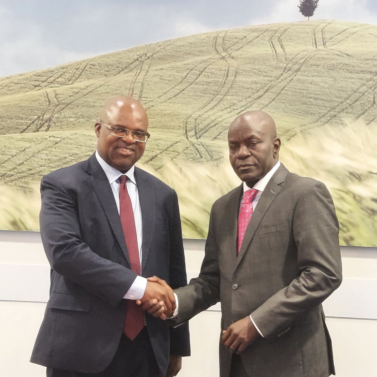 FAODDGMagwenzi's tweet image. Excellent meeting w @AlexKakooza_, Perm Secretary, Office of Prime Minister #Uganda, discussing strengthened collaboration w @FAO to advance resilient &amp;amp; sustainable agrifood systems, inc on climate , #REDD+, #GreenCities Initiative, #fisheries #aquaculture
@FAOUganda
@FAO4Members