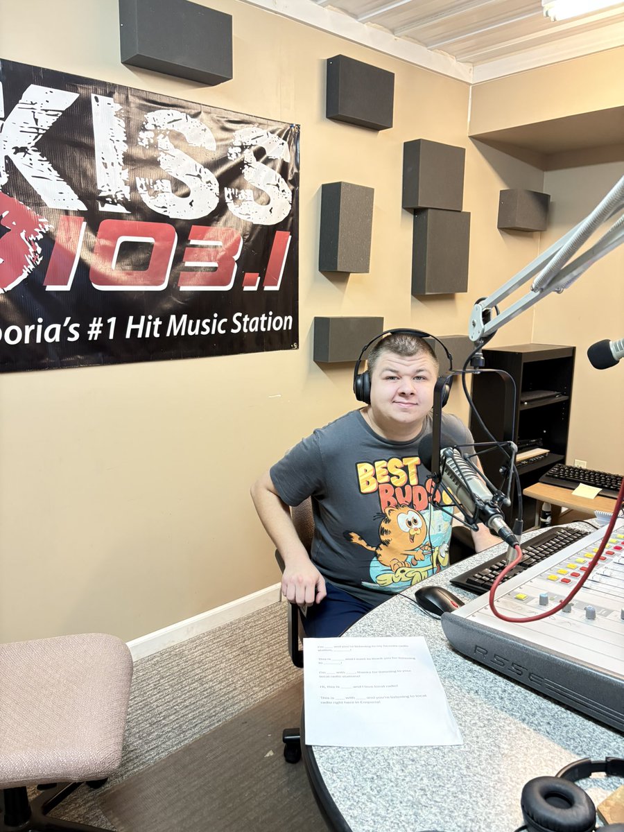 XDonald_Riebe's tweet photo. TODAY I Went Up To @KISS1031_FM In Emporia and I Got To Tour The Different Radio Station Soundproof Rooms, and I also recorded my interview for my song BFF (Remix) and a Liner as well. Tune in by Click on link below to download The Radio App.
https://t.co/Tlb73hdDZn
#DonaldR https://t.co/cfaatXgrvW