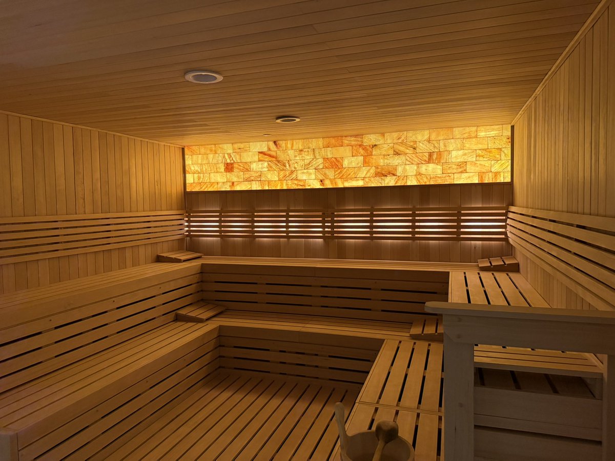 Team 96 had the opportunity to tour BLU by ThriveWell last week, a state-of-the-art hub for wellness and longevity in downtown Ft. Lauderdale. From vitality coaching to pickleball, cold plunges, saunas, and more, BLU is redefining the path to a healthier life.