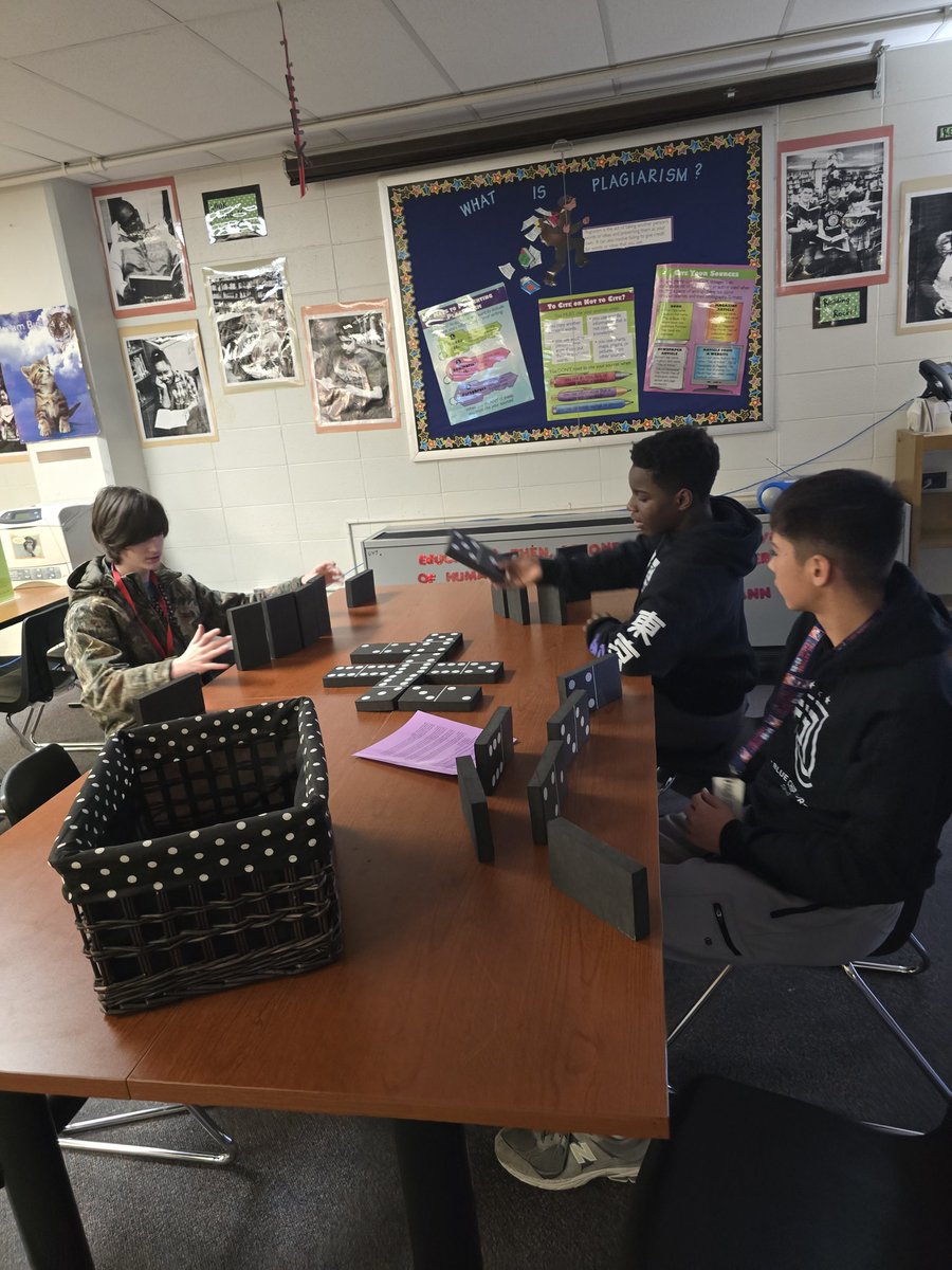 meyzeeklibrary's tweet image. Ms. Wilcox&apos;s 8th graders are visiting the library today!  #WeAreJCPS #meyzeekreads #JCPSlibraries