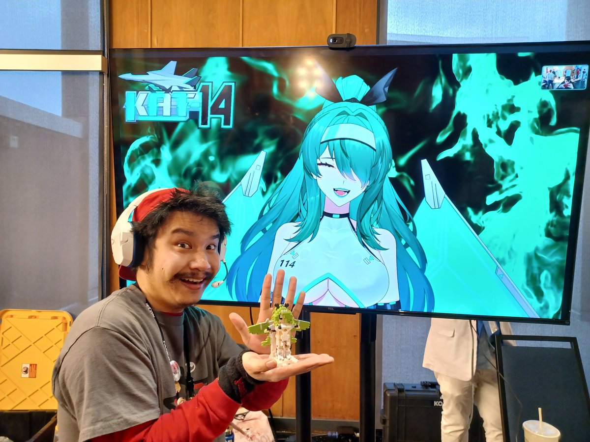 It was awesome to finally meet most of my favorite Vtubers for the first time at Anime Destiny! (I try to watch everyone from <a href="/VFleetProject/">🌊⚓️⚡️VFleet Project✨✈️🐝</a> whenever I have time)

Featured here are <a href="/Josie62VT/">Josie-62 🖤🐲⚓【VFleet】</a> <a href="/CiViVT/">CiVi-12⚓🐝【VFleet】</a> <a href="/Lexie16VT/">Lexie-16 💙👻 【VFleet】</a> and <a href="/Kat14VT/">Kat-14 ☠️🔥【VFleet】</a> #KatArt