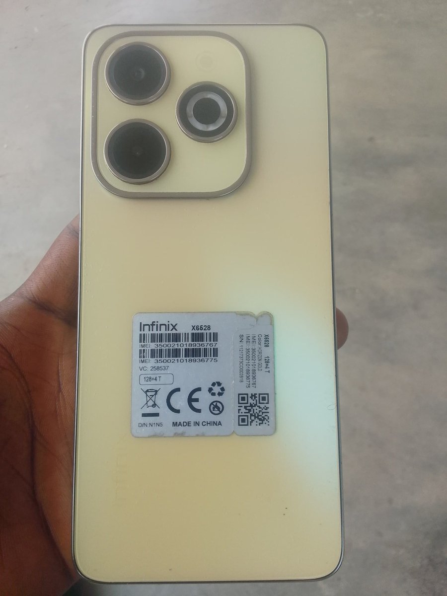 HumbleDeclutter's tweet image. Item: Infinix Hot 40i (4gb RAM, 128gb ROM)

Price: 90k

Location: Ogbomosho, Oyo state 

Defect: None