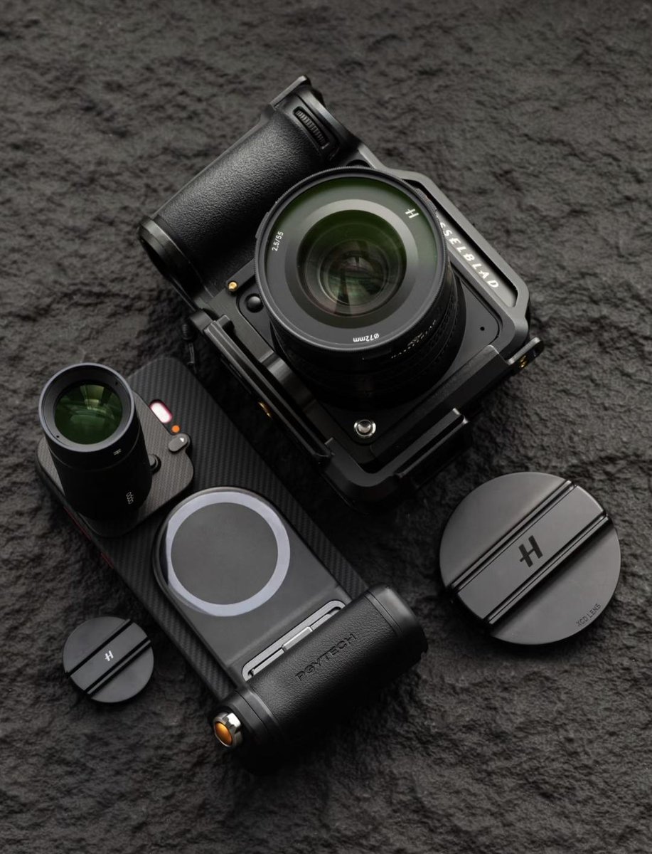 Techway0's tweet image. Isn&apos;t this fully-equipped Hasselblad camera incredibly cool?
OPPO Hasselblad Professional Imaging Kit Unboxing!