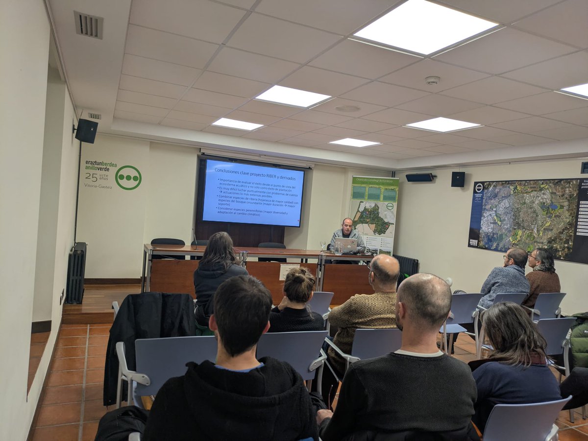 EhuStream tweet media