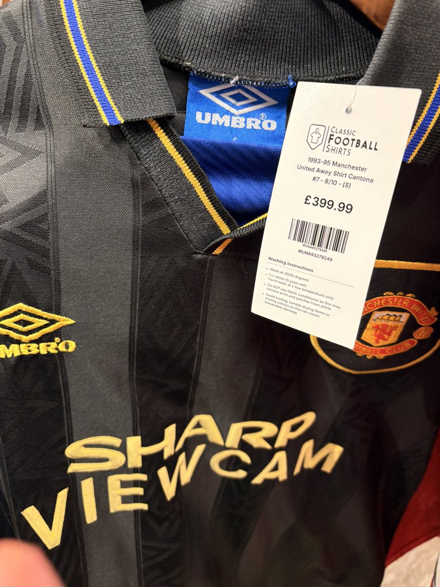 KitNerdUK's tweet image. In Manchester and popped by CFS and good bloody lord.

£200 for a broken Pirelli and £400 for an 8/10 small. Both with retrospectively added namesets.