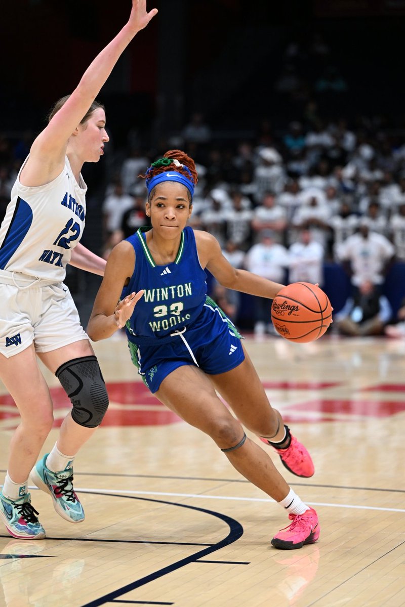 OHSAASports's tweet photo. 🏀 #OHSAA BASKETBALL: The girls regular season tips off Friday night, while the boys regular season begins next week! 

➡️ Girls season calendar: https://t.co/ppYuvMsVz0

➡️ Boys season calendar: https://t.co/SK3uOpGuHD https://t.co/hszSffctiv