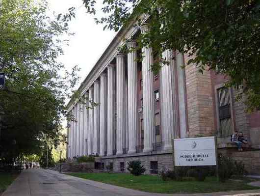 La Corte simplifica el Trámite del Beneficio de Litigar sin Gastos

🔗 El documento completo se puede descargar en: colabogmza.com.ar/la-corte-simpl…