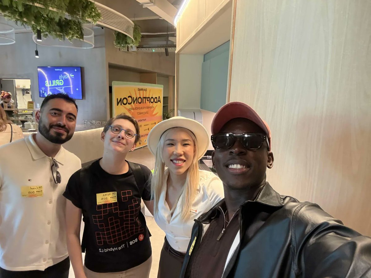 build_on_bob's tweet image. So amazing to meet BOB community members at DevConnect. Kudos, @flowithpee 🧡