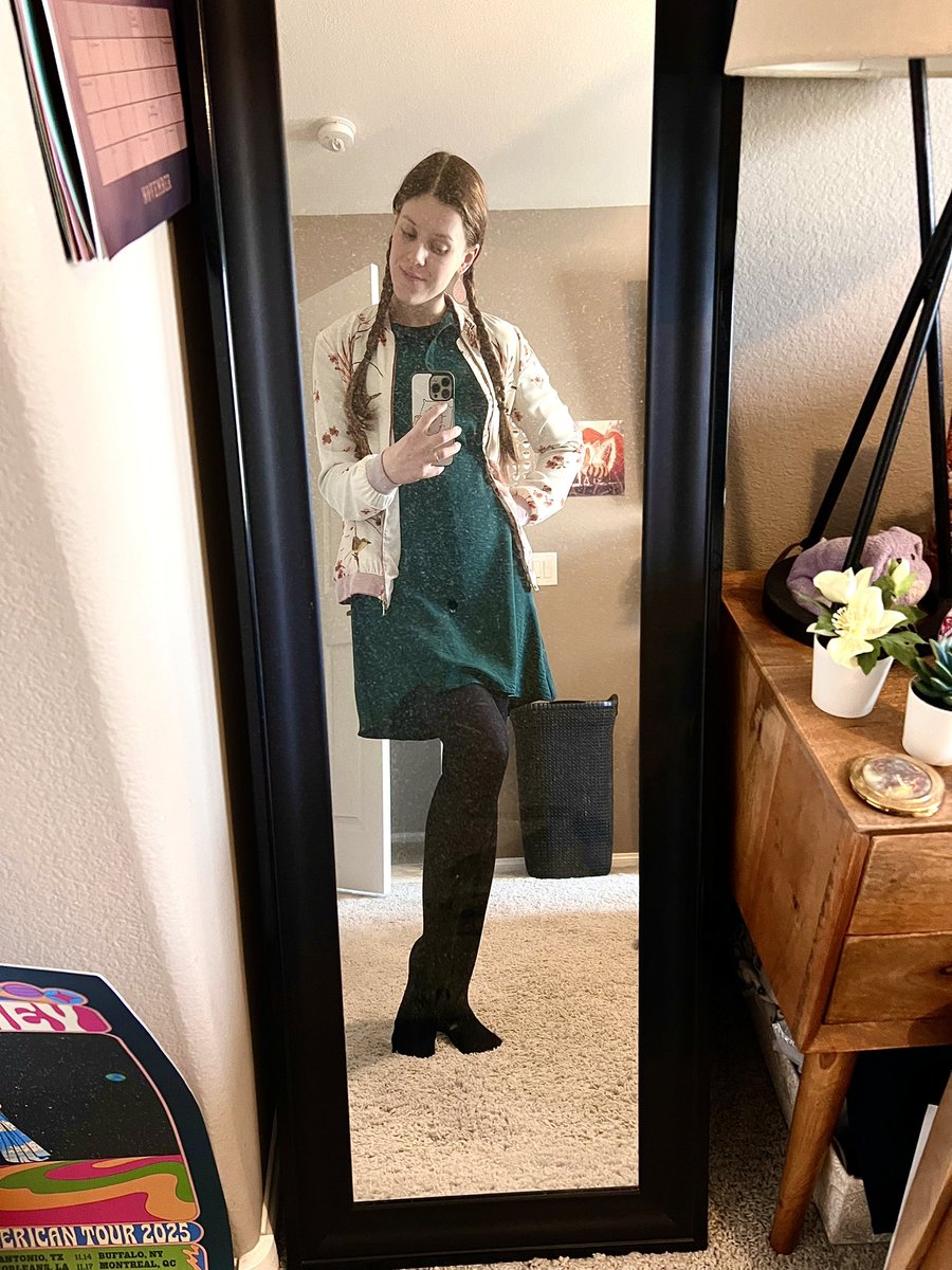 Charlotte_97xx's tweet image. Pink goes good with green” 🩷💚🧹 Although I’m not seeing Wicked on its opening day of screening, I can still dress appropriately…for window shopping antiques 🤣 #Wicked #wizardofoz #antiquing