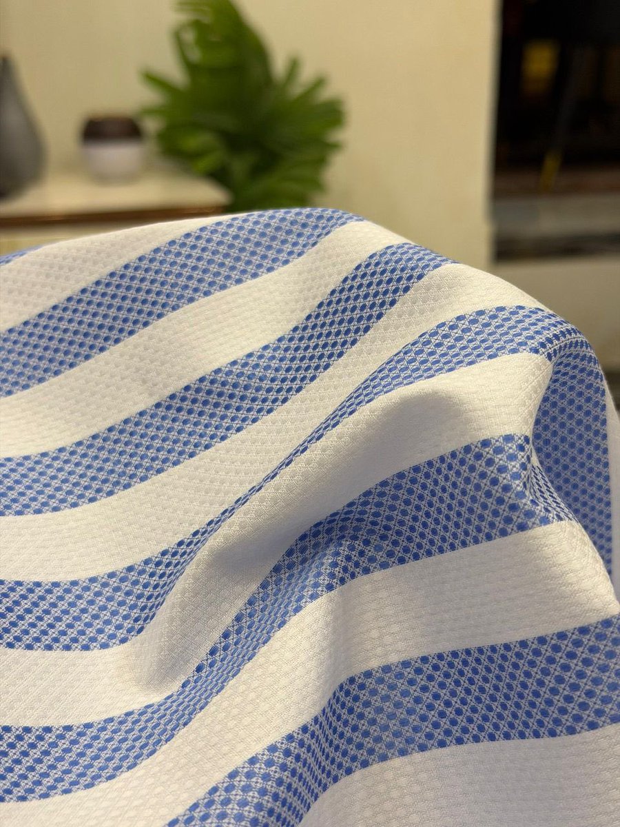 Abdulazeez14527's tweet image. *VINTAGE* Supreme London textile, Width: 160CM/300M, Available at Company wa.me/8148321134 call 📞 09077040868 Price always, *8,000 PER YARD*