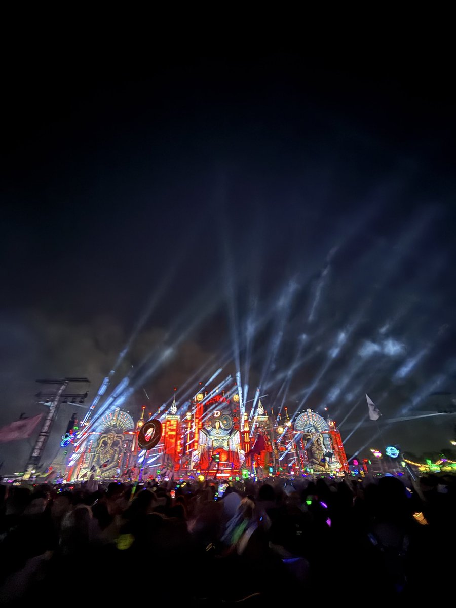 Lootin Lady tweet media