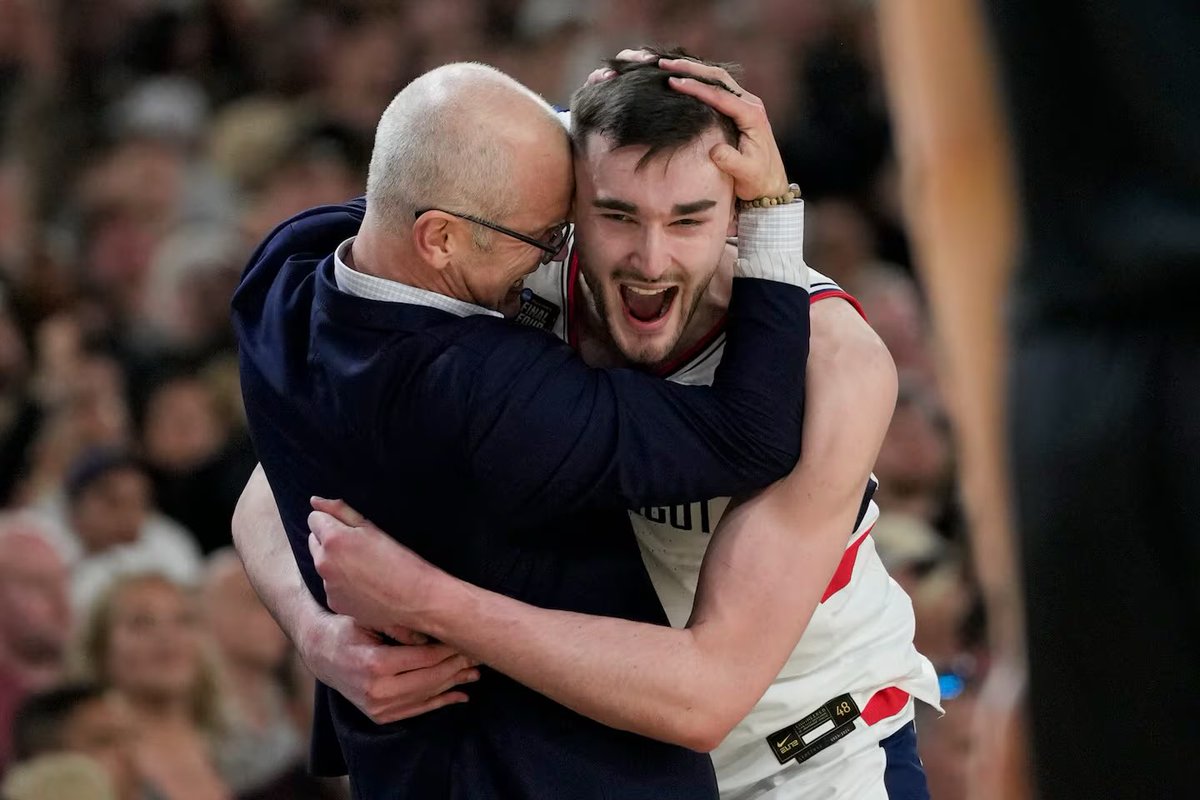 TheHoopHerald's tweet image. “He’s not dropping Tik Toks or Painting his nails…He’s about winning”

Dan Hurley on Alex Karaban