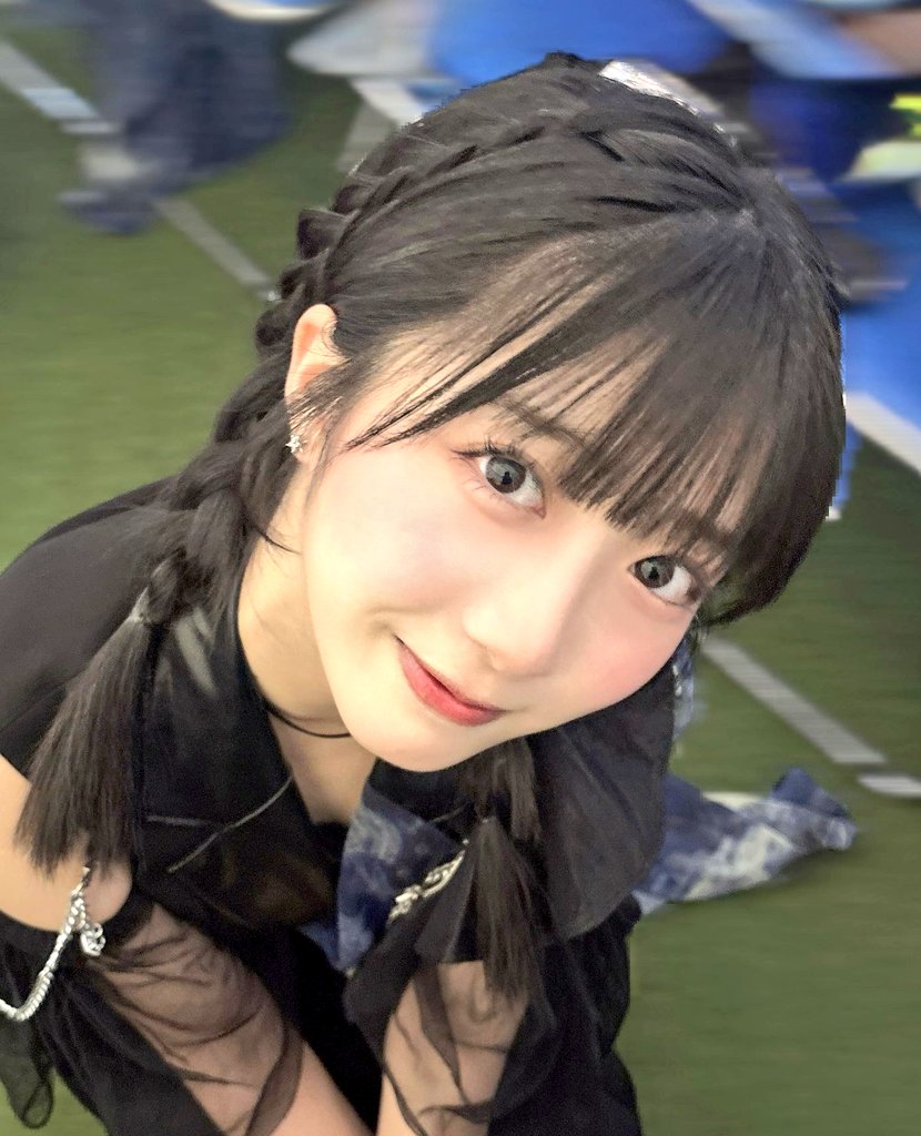 OoshimaPapa's tweet image. □AOI（アオイ）さん
#WHITESCORPION と言う11人組のアイドルグループで癒し＆緑カラー💚担当。普段の優しい笑顔とステージでのキリッとした所とのギャップが魅力。低身長を感じさせないのも素敵でぜひランウェイで見せて欲しいです。
#ホワイトスコーピオン #ホワスピ #AOI #あおいすこーぴおん