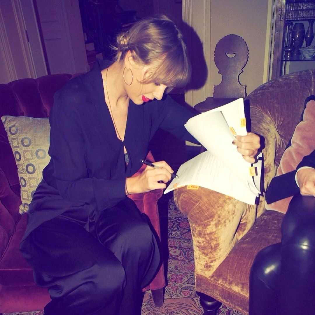TheSwiftSociety's tweet image. Throw🔙 | 7 years ago today, Taylor Swift announced she’d signed a record deal with Republic Records.

Since then she has released Lover, Folklore, Evermore, Midnights, TTPD, TLOAS, 4 re-recordings, and gained ownership of all of her music catalogue!