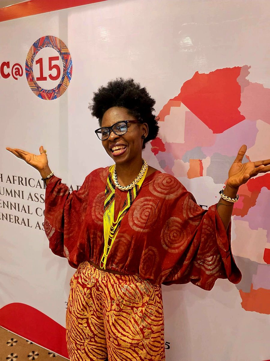 DrToyinAjao's tweet image. The priceless moment with the critical mass movement alchemist @FunmiOlonisakin and reconnecting with dearest @FakhuusHashim 💜

#ALC@15 
#ECOWAS@50
#APSDebate2025
#ALCAlumniConferenceNo7