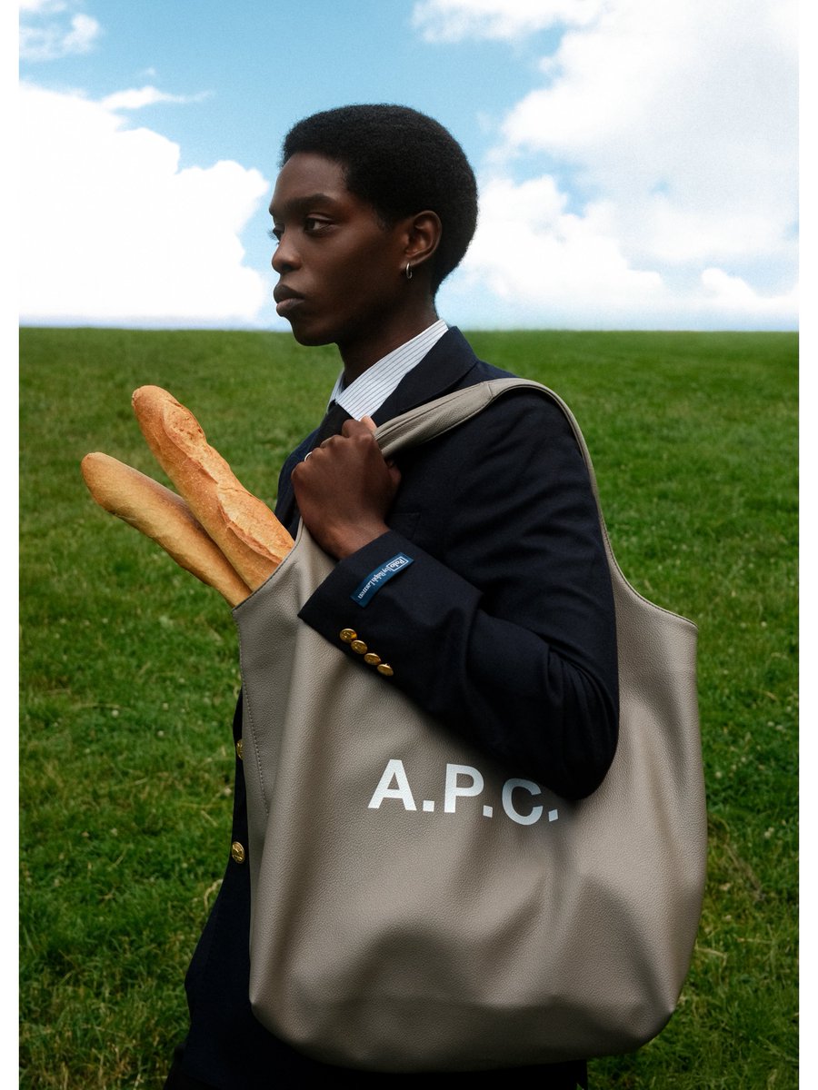 roycegallerygh's tweet photo. “We Here For The Bread” is a project inspired by my journey from Ghana to France. The baguette symbolizes Paris itself, but it also reflects the slang for money …a reminder of why many people migrate in the first place: the pursuit of a better life, opportunity, and stability. https://t.co/mu5BxogByT