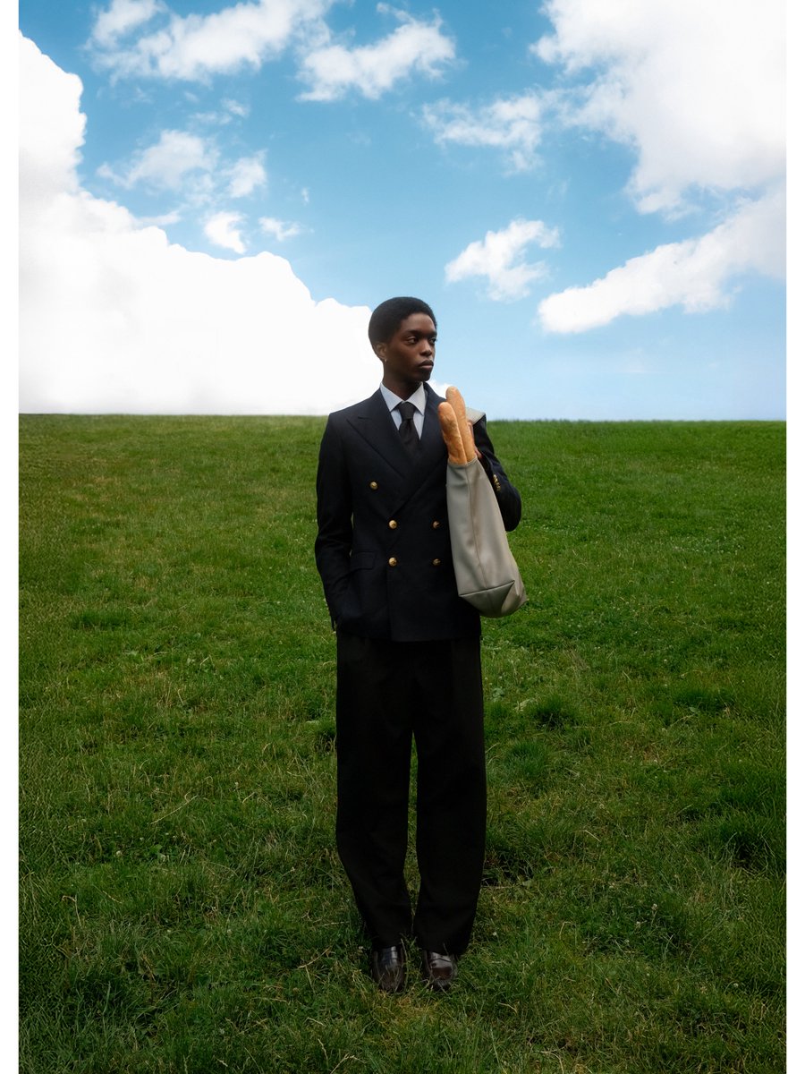 roycegallerygh's tweet photo. “We Here For The Bread” is a project inspired by my journey from Ghana to France. The baguette symbolizes Paris itself, but it also reflects the slang for money …a reminder of why many people migrate in the first place: the pursuit of a better life, opportunity, and stability. https://t.co/mu5BxogByT
