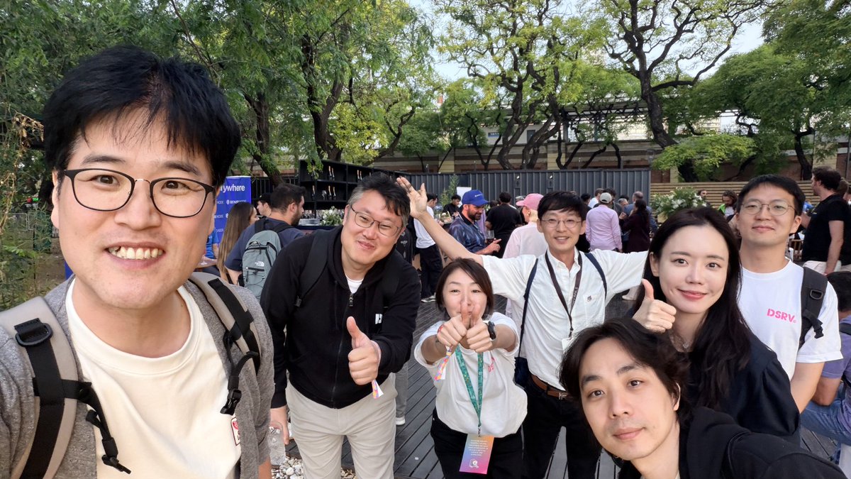 hyungkyu_hqueue's tweet image. Members of @dsrvlabs  are gathering in Buenos Aires for @EFDevcon #devconnect! It took six days of busy schedules for all of us to finally meet in one place. Hope everyone gains something meaningful from the event! 🔥