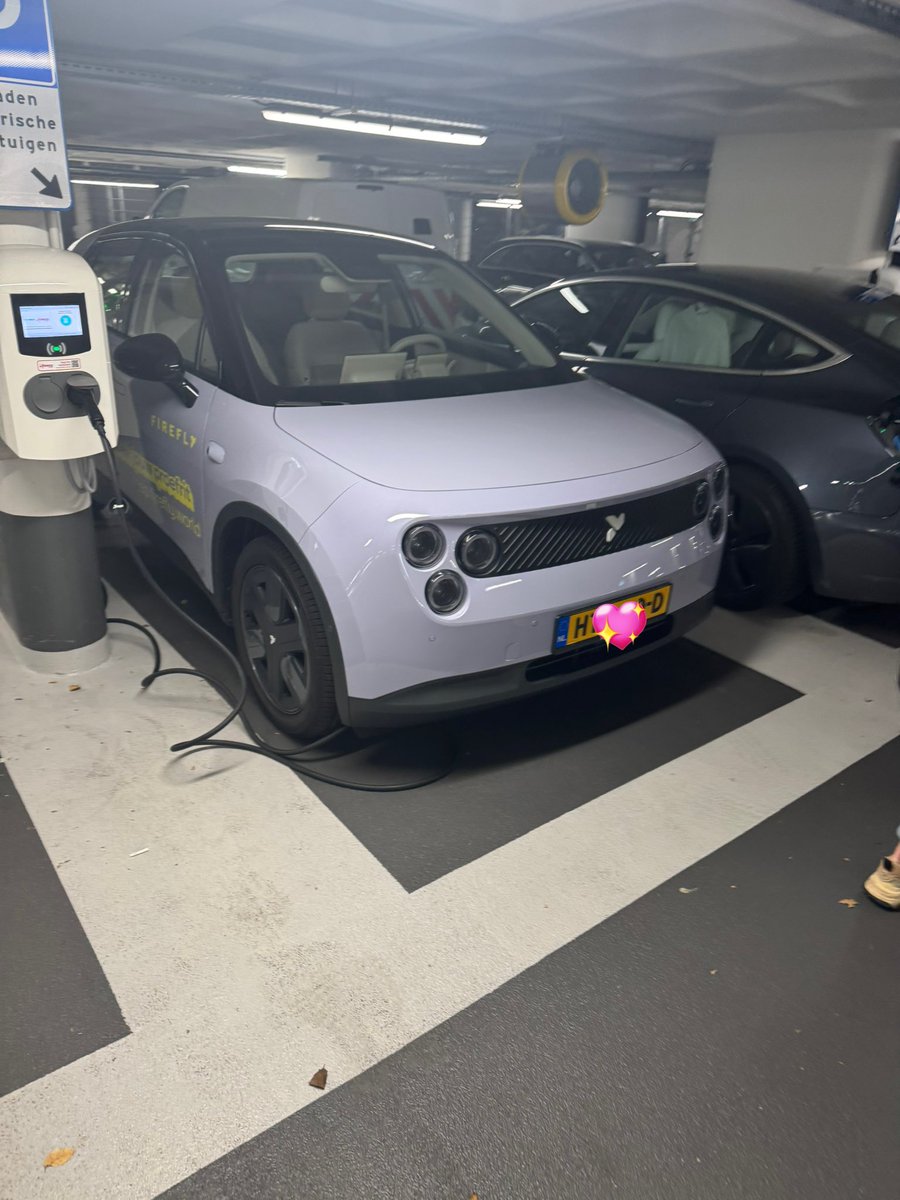 jorndevreede's tweet image. One goodlooking little car! #Firefly $nio