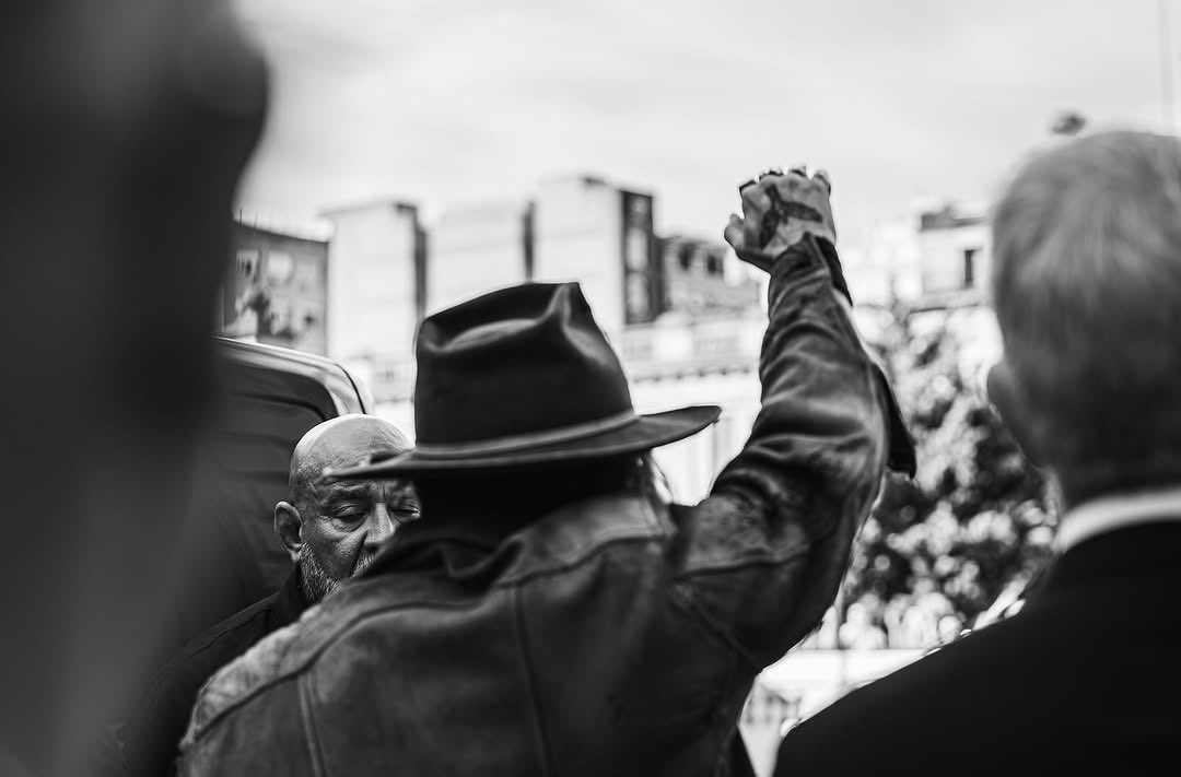 JerrieDepp's tweet image. ✨ God Dad (#JohnnyDepp) at the Golden Hall in La Plata with Mayor Julio Alak such a heartfelt and special moment! 🖤

(Credits to julisalvo (IG).