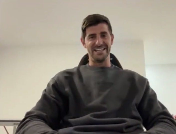 TouchlineX's tweet image. 🚨🗣️ Thibaut Courtois: &quot;Top 3 goalkeepers in the world now? I will step aside (laughs). Oblak in 3rd, Alisson and David Raya.&quot;