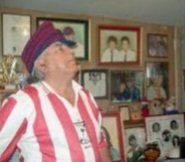 Hoy ha dejado de existir el Sr. Luis Hernandez Diaz.
El mítico "papillon Chileno"

Eterno dirigente y trabajador social de Puente Alto

"De allá por el camino que te lleva a Pirque,cerca de la Volcánita, de donde es Orioundo nuestro gran Charles Mariano"

Descanse en paz vecino