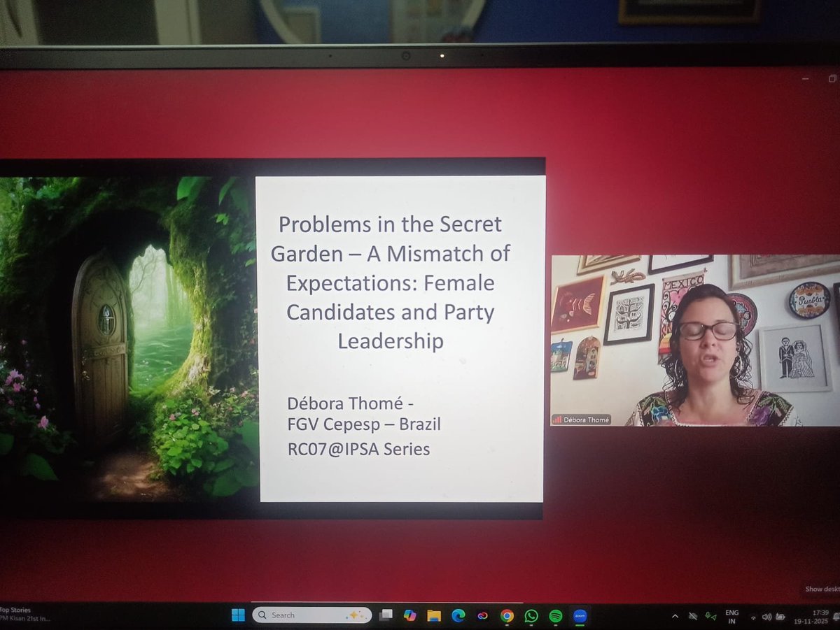 Foto de presente da Swarna, do <a href="/ipsarc07/">RC07dotIPSA</a> , da live que fiz hoje sobre a nossa pesquisa. 
Poderia dizer que é para mostrar como sou trabalhadeira, mas, na real, é para provar que minha parede é 100% latina.