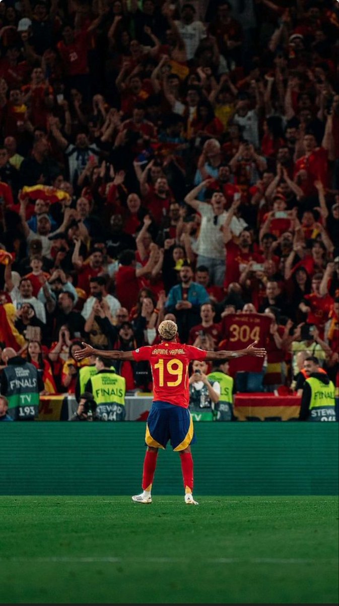 Montero80_'s tweet image. Ascenso y con doblete y gol en el minuto 92 qué bonito es este modo de juego ❤️ 

No os puedo querer más @Virus_Gaming_CP ❤️