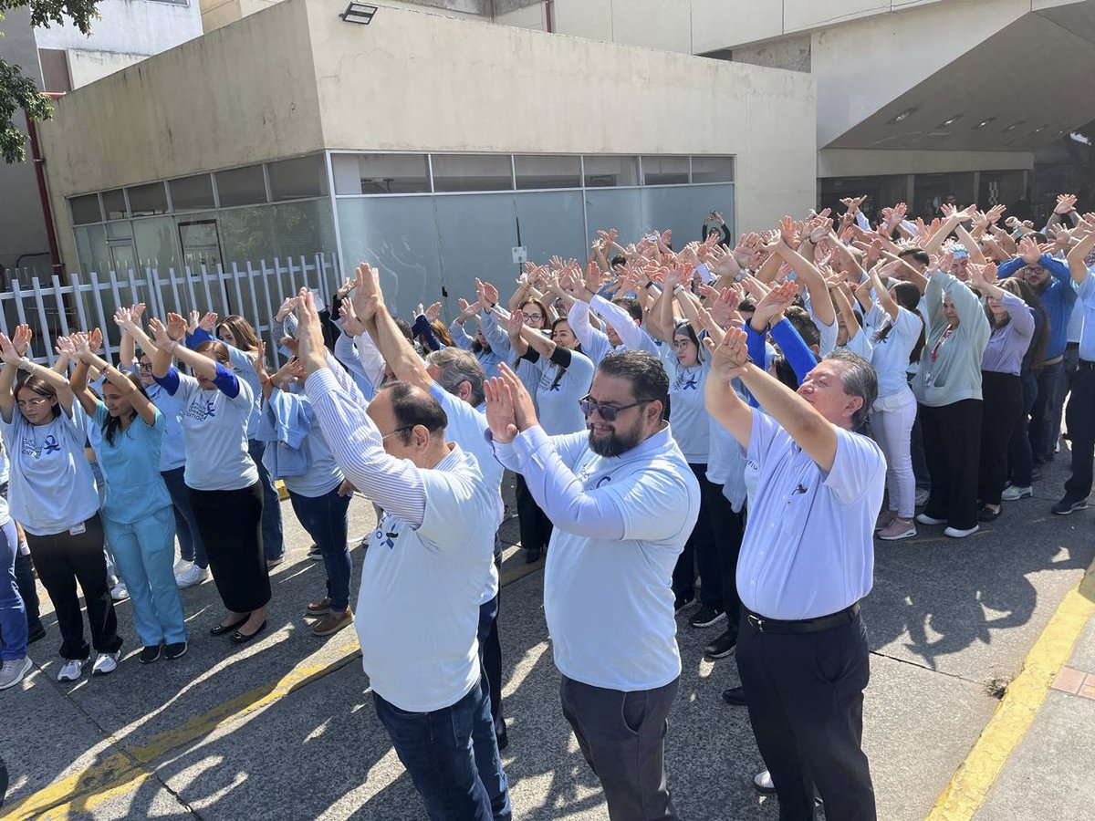 HospitalCivil's tweet image. Forman lazo humano por la salud masculina en Hospital Civil de #Guadalajara

Médicos llaman a la prevención del #CáncerDePróstata, uno de los más frecuentes en hombres

Clic aquí: bit.ly/4oZqVv9