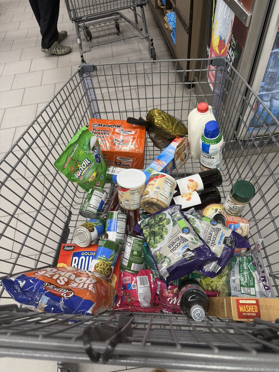 fangirlfornfl's tweet image. let’s play everyone’s favorite game of how much is all this gonna cost ⬇️⬇️