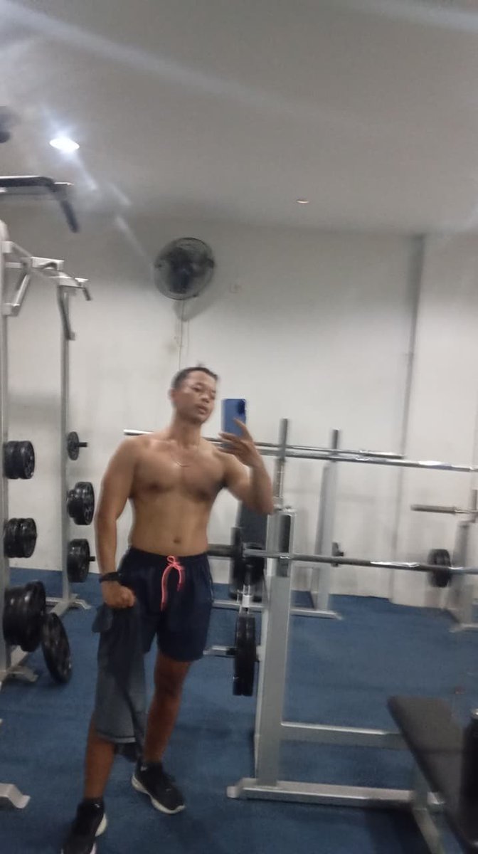 bigaprgoy's tweet photo. Oleng dikit abis legday 🥵 https://t.co/ftW54tU45S