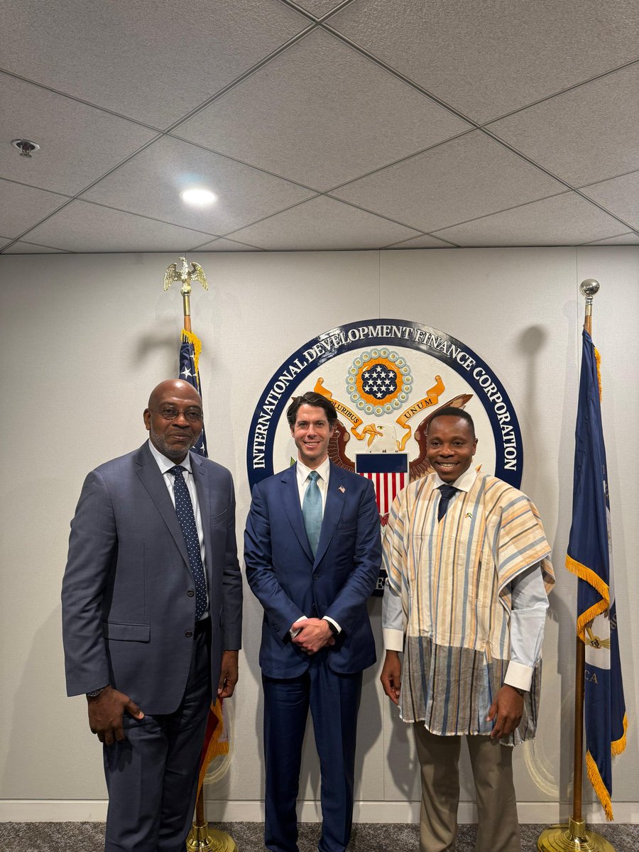 dsengeh's tweet image. I had a great meeting today with @DFCgov CEO Ben Black and his team. Since 2018, DFC has invested over $700m in finance and insurance of critical projects in Sierra Leone (airport, energy plant, manufacturing, etc). We are committed to our shared economic growth and prosperity!